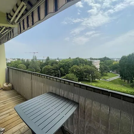 Δωμάτια σε οικογενειακή κατοικία Meublee Avec Dressing Dans Un Grand Equipe Au Pied Du Tram Cher Habitant *